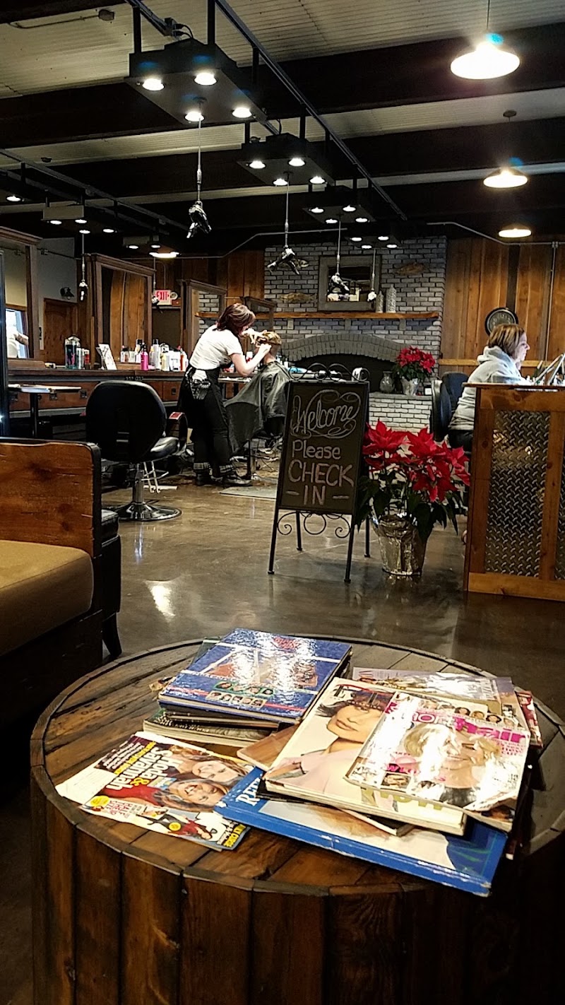 Hair Company Etc Salon & Day Spa, hair salon in Coos Bay, OR, photo 4 of 10